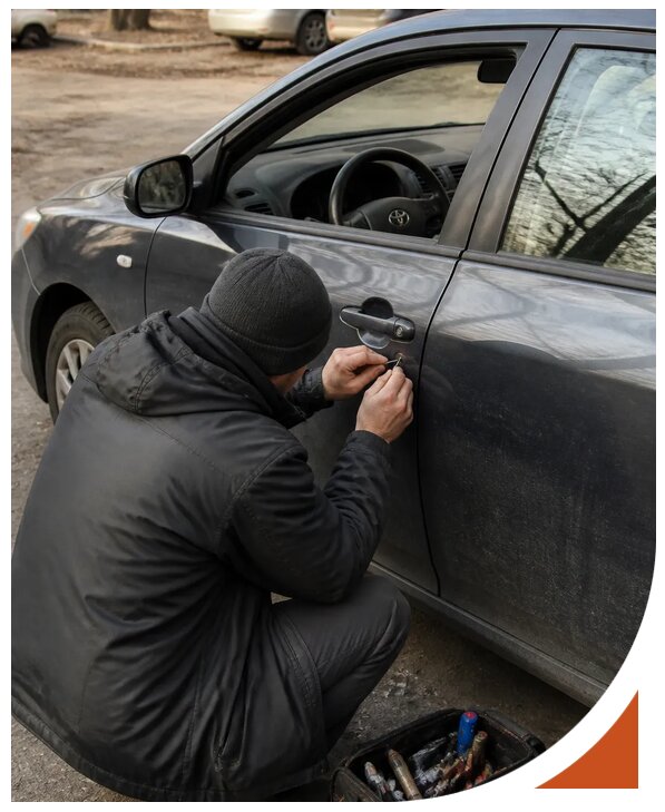 Профессиональное вскрытие автомобиля Тойота без повреждений в Ессентуках
